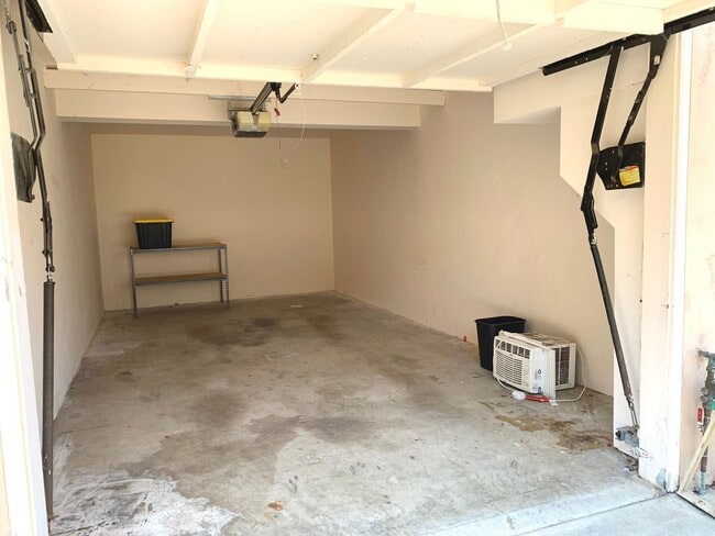 Building Photo - 1BD/1BA Mission Hills Apartment w/ 1-Car Garage! Only $1,995/mo~