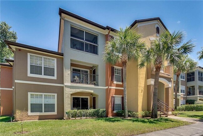 Building Photo - Gorgeous 2/2 Wood Floors Condo For Rent @ ...