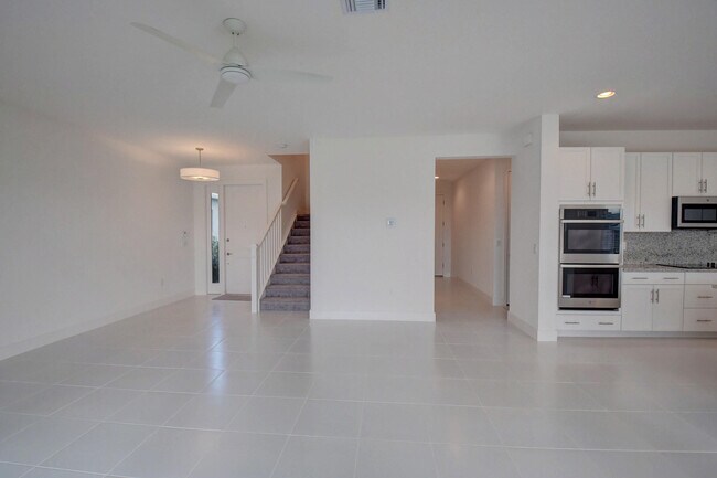 Building Photo - 9632 Highland Pointe Pass