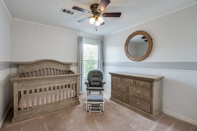 Building Photo - 825 Clearlake Dr