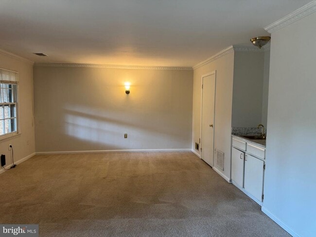 Building Photo - 2872 Sutton Oaks Ln