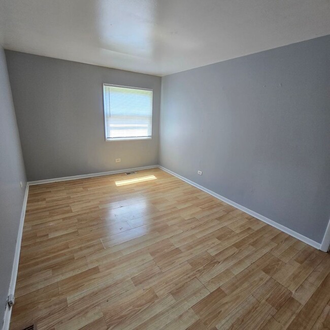 Building Photo - 20169 Ash Ln