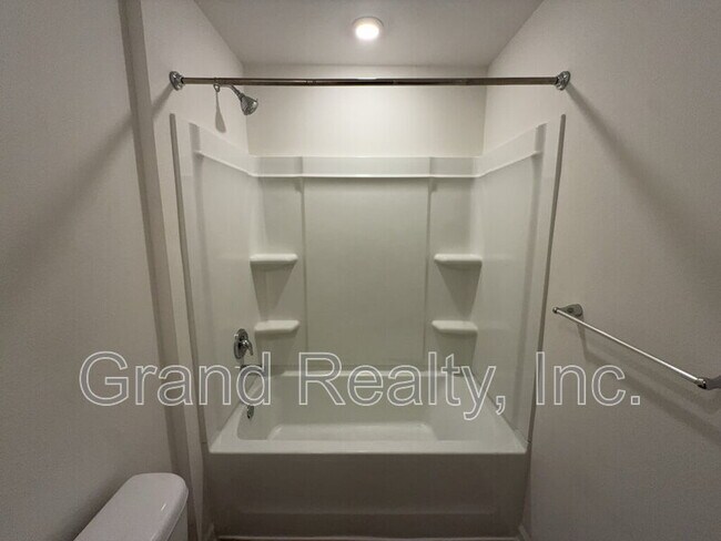 Building Photo - 4360 Jitterbug St