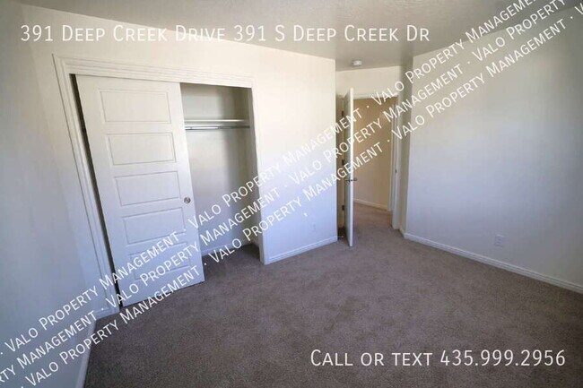 Building Photo - 391 Deep Crk Dr