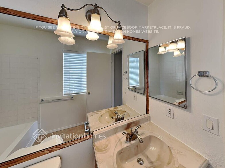 Building Photo - 12303 N 85th Ln