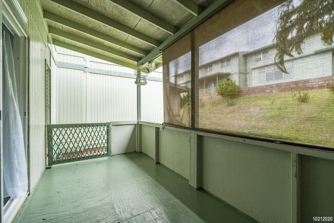 Building Photo - Waiau Gardens Kai 3 bedroom, 1 1/2 bath, 1...