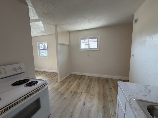 Building Photo - 910 Richland St