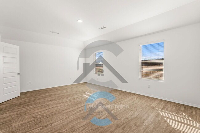 Building Photo - 20 E Sunbelt Ct