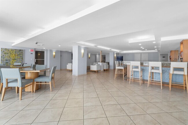 Building Photo - 777 Bayshore Dr