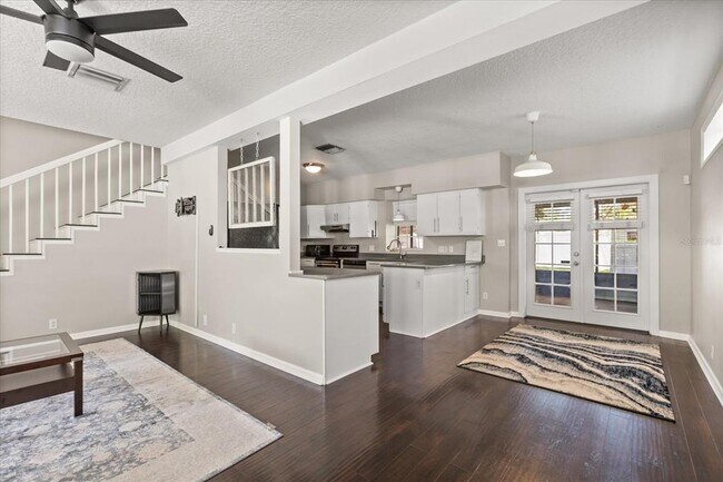 Building Photo - 742 N Westmoreland Dr