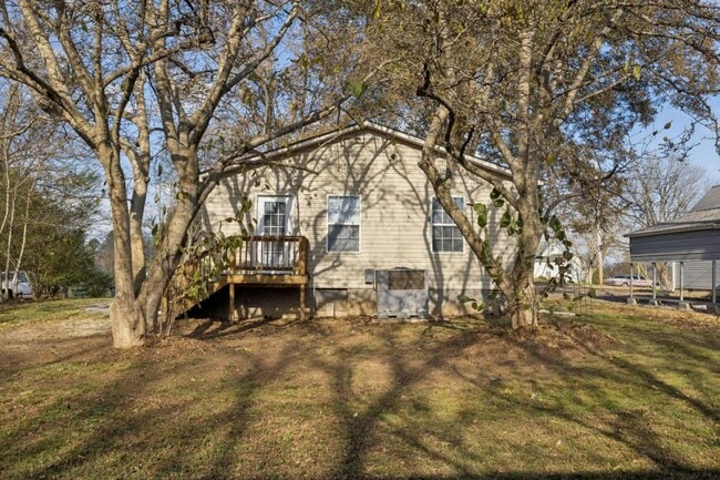 Building Photo - 216 Winters St