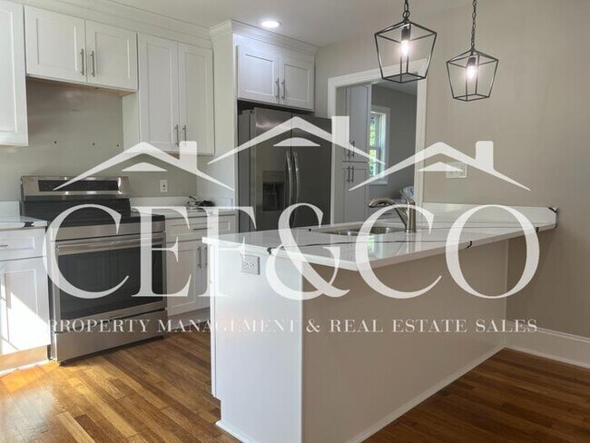 Building Photo - Spacious 3 bedroom home now available in Spartanburg!