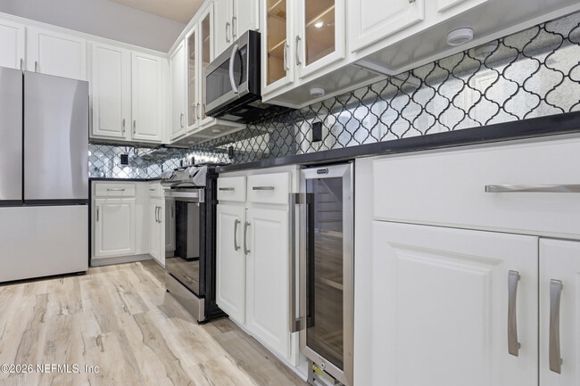 Building Photo - 14447 Cherry Lake Dr W