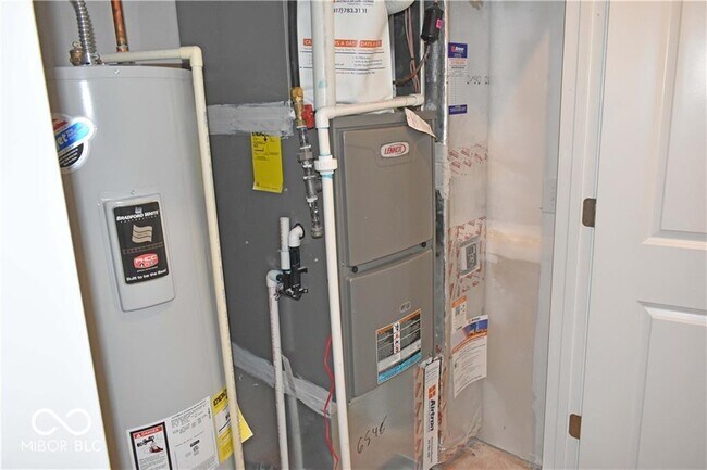 Building Photo - 874 Kinzer Ave