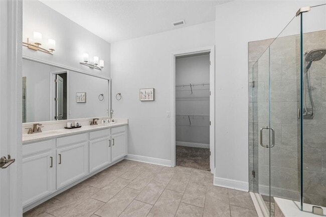 Building Photo - 5925 Silver Sun Dr