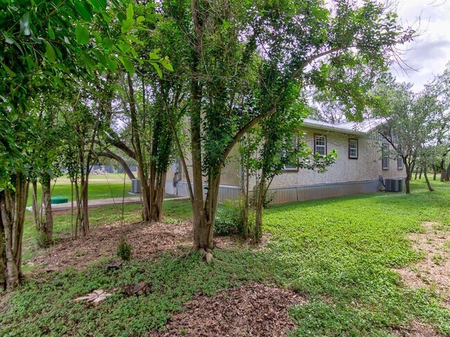 Building Photo - 1600 San Juan Dr