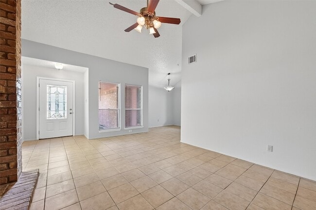 Building Photo - 16106 Barbarossa Dr