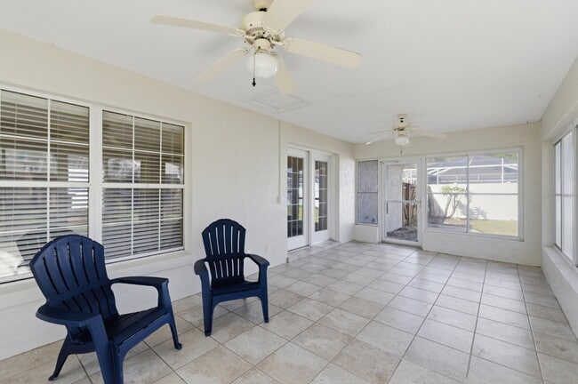 Building Photo - Spacious 3BR/2BA pet friendly home with a fenced backyard and oversized patio