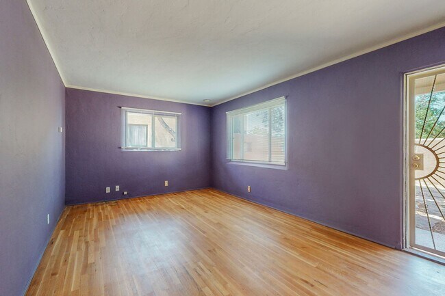 Building Photo - 1716 Bryn Mawr Dr NE