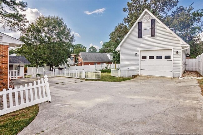 Building Photo - 2706 Colgate Dr
