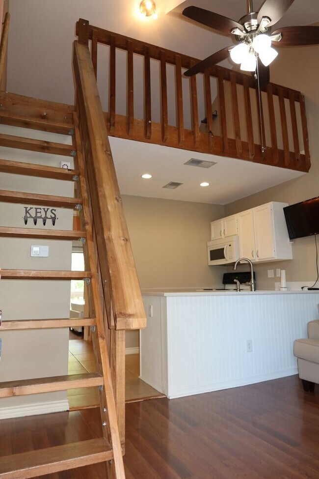 Building Photo - PEARL WEST CAMPUS - LOFTED 2BD / 1 BA - GATED - COVERED PARKING - WATER PAID