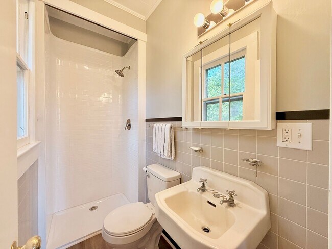 Building Photo - 240 Myrick Estates Rd