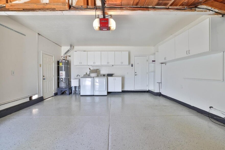 Building Photo - 5953 Shawcroft Dr