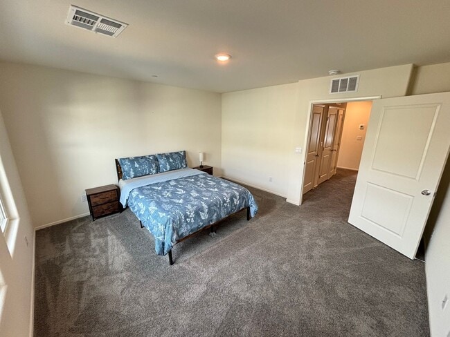 Building Photo - Charming 3Bed/2.5Bath/2Car Townhouse located in Northwest Las Vegas - Make the Move for Less: $30...