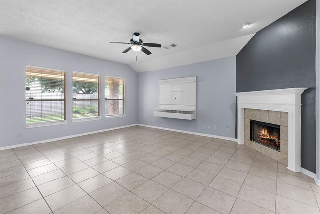 Building Photo - 6439 Stone Landing Ln