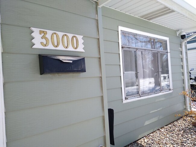 Building Photo - University Hills  Adorable 2 Bed 1 Bath Home with HUGE Fenced Yard, Central Air/Heat, Garage and ...
