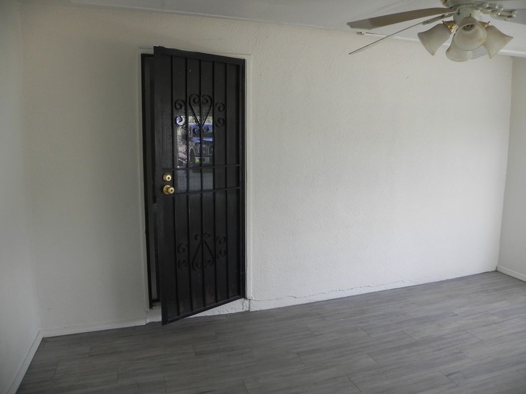Building Photo - 12555 S Henderson Rd