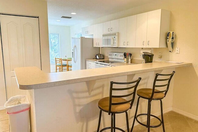 Building Photo - 8050 Memory Ln