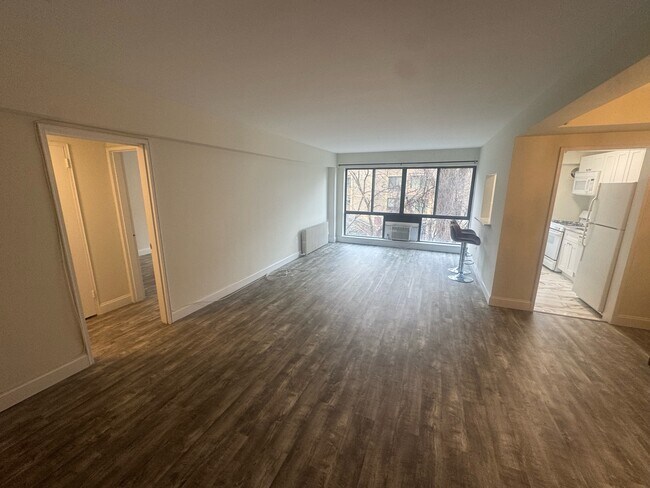 Building Photo - 3901 Tunlaw Rd NW