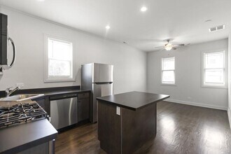 Building Photo - 1 bedroom in Chicago IL 60618