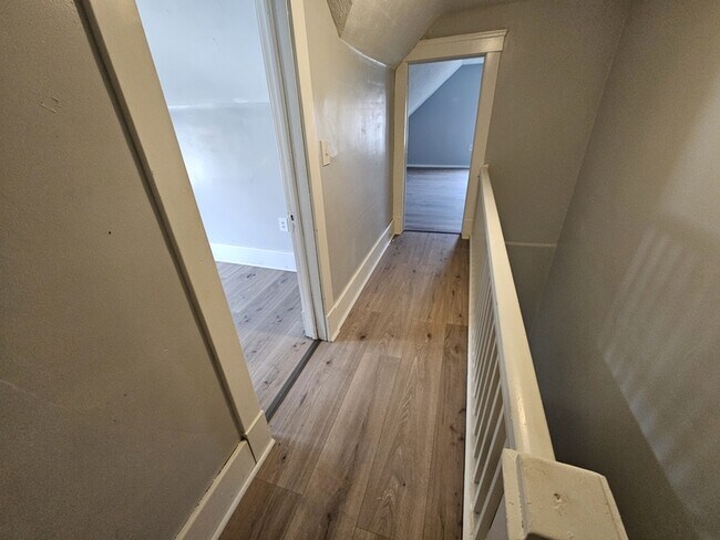 Building Photo - 1850 E 32nd St