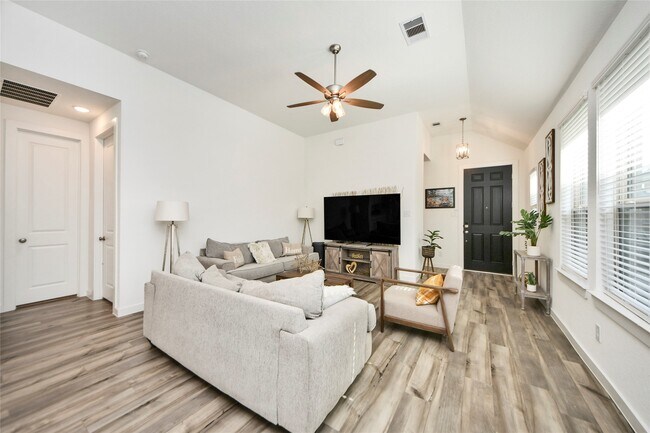 Building Photo - 920 Pismo Crk Ln