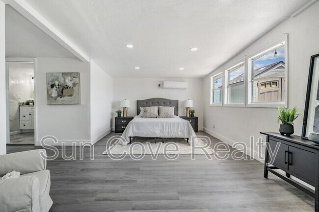 Building Photo - 13806 San Juan Ave