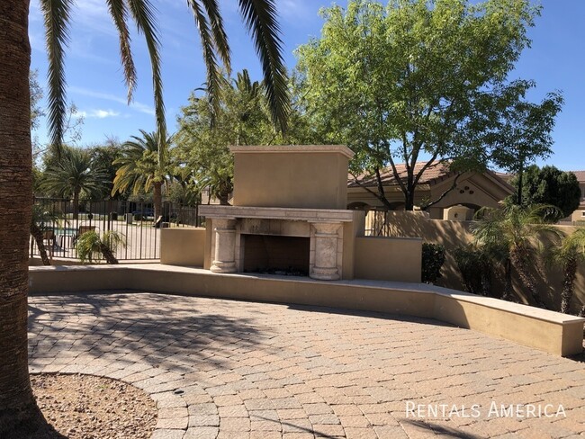 Building Photo - Nice 3 bed/2.5 bath in gated community