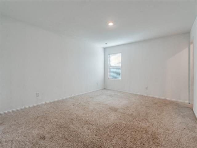 Building Photo - 14008 Earlham St