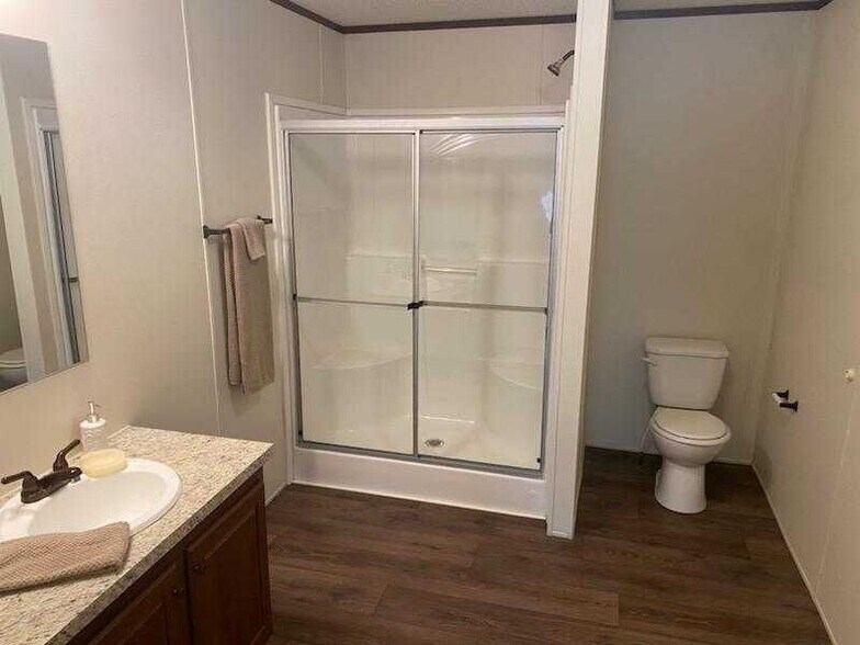 Building Photo - 15562 Pine Ridge Dr