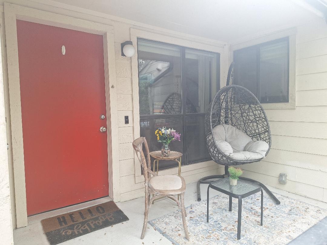 Small Patio - 6646 E Lovers Ln