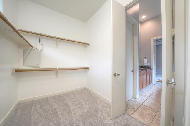 Building Photo - 1148 Patterson St