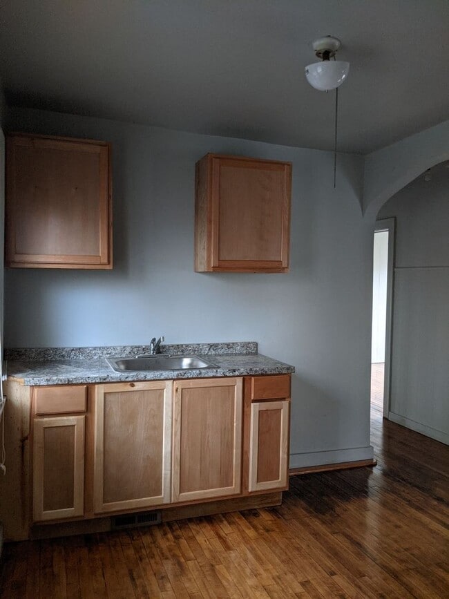 Building Photo - 2195 Springle St