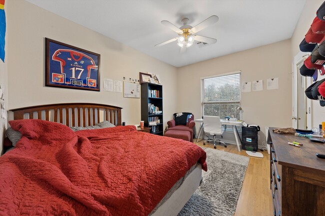 Building Photo - 1425 James Ave