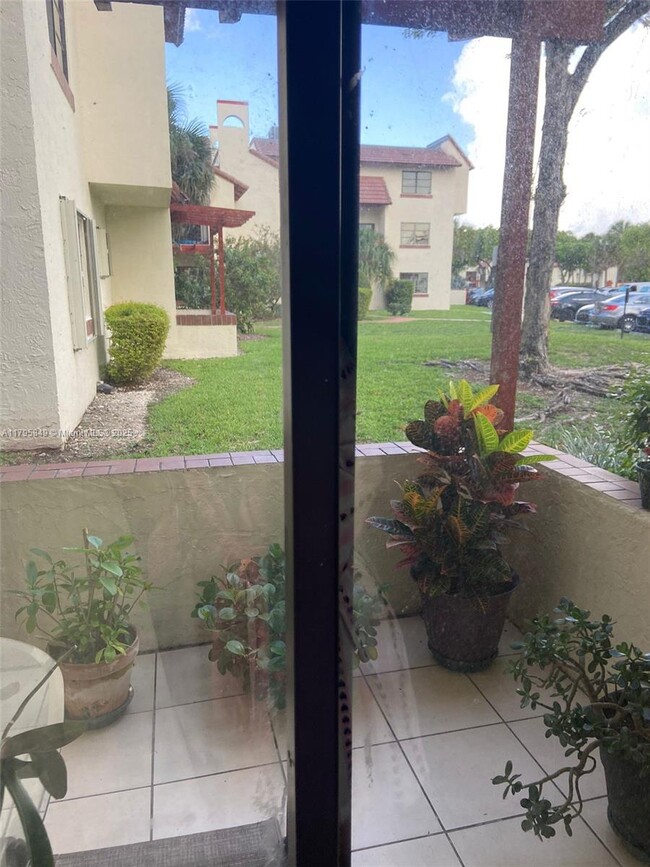 Building Photo - 8670 SW 149th Ave