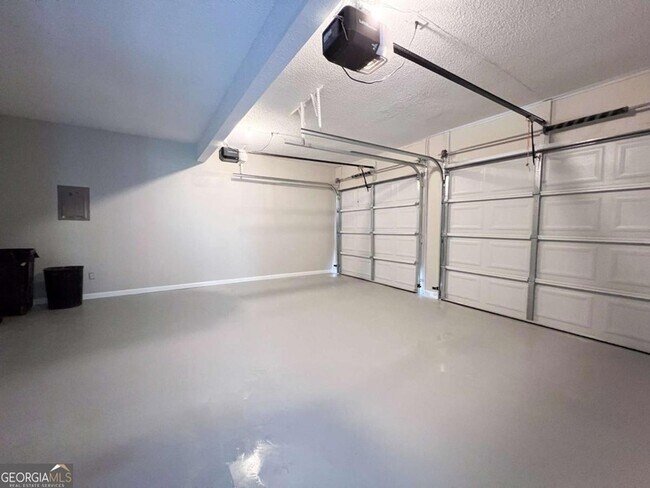 Building Photo - 1575 Watercrest Cir