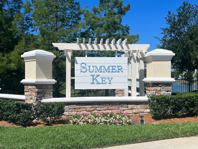Primary Photo - Stylish 3 Bedroom, 2 bath Condo with Woode...