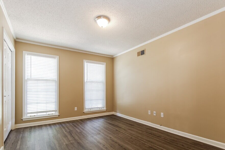 Building Photo - 2234 Webbing Dr
