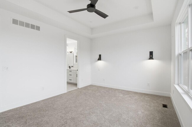 Building Photo - 5980 Willow Grove