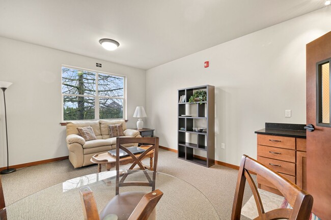 Building Photo - Beautiful Condo in Lynden